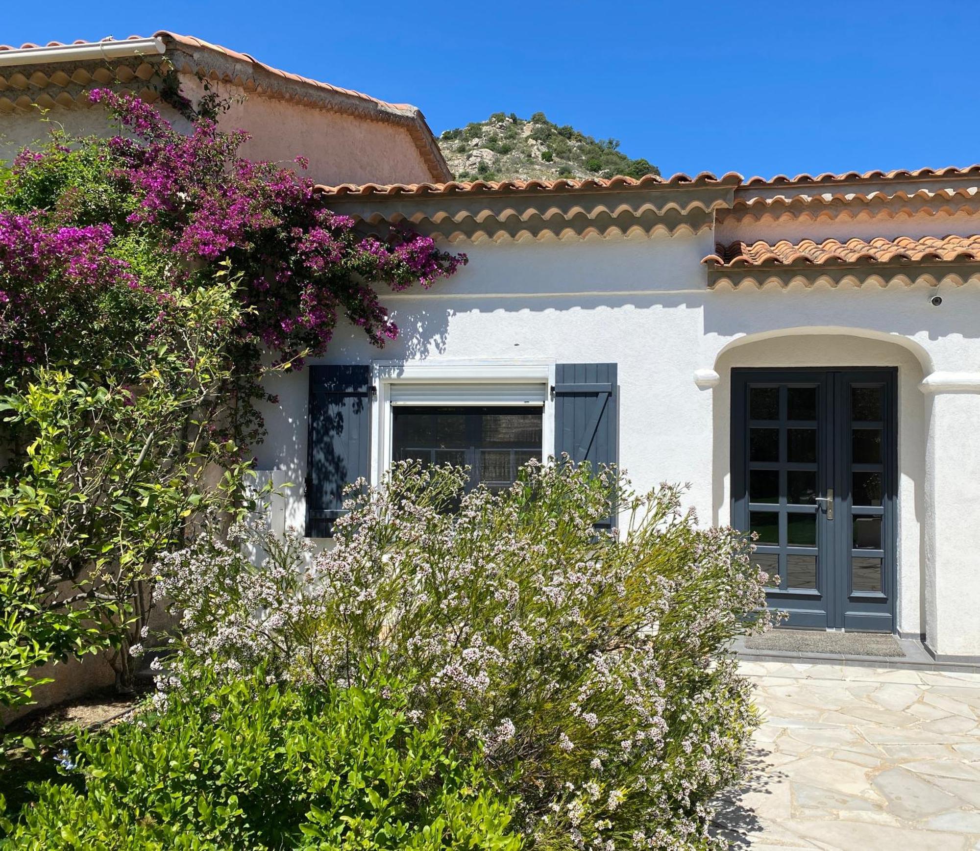 فندق La Roca Flora Le Plan-de-la-Tour المظهر الخارجي الصورة